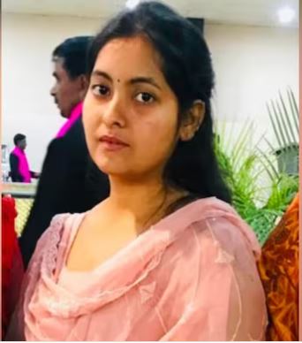 Ghaziabad Woman Dies by Suicide After Losing ₹30 Lakh to Online Fraud by 'Friend' – Family Demands Strict Action