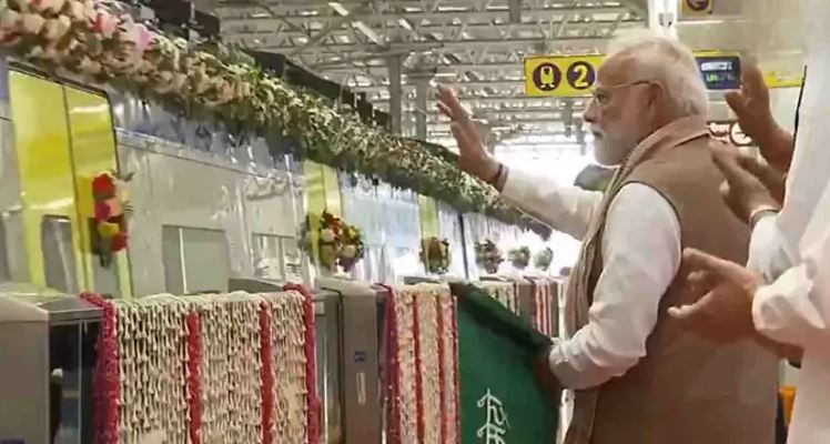 Mega Gift by PM Modi: Flags Off India's Fastest Metro, Namo Bharat Delhi-Meerut Corridor, Worth 13,000 Crore!
