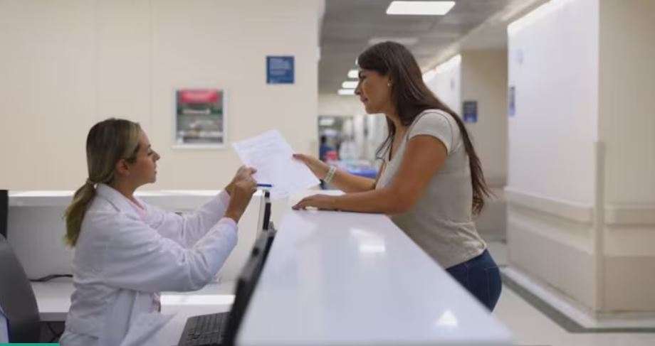 Patient Saves ₹43,000 in SECONDS—Just Asked for Itemized Bill & Hospital Bill CRASHED from ₹1 Lakh to ₹57,000!