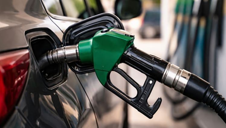 Premium Petrol Just Got ₹2+ Costlier Overnight — Regular Prices Hold Steady in Major Cities Amid Global Chaos!