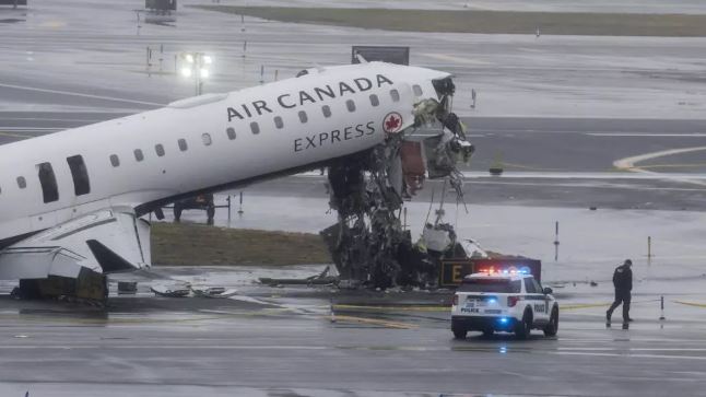 Horror at LaGuardia: Air Canada Plane Smashes Into Fire Truck on Runway—2 Pilots Killed, Dozens Injured in Shocking Crash!
