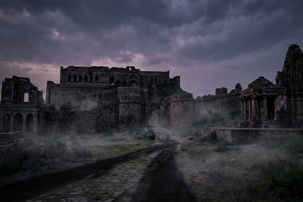 भारत का सबसे भूतिया किला भानगढ़: सरकार ने रात में एंट्री पर सख्त रोक लगाई है – सूरज डूबने के बाद क्या होता है?