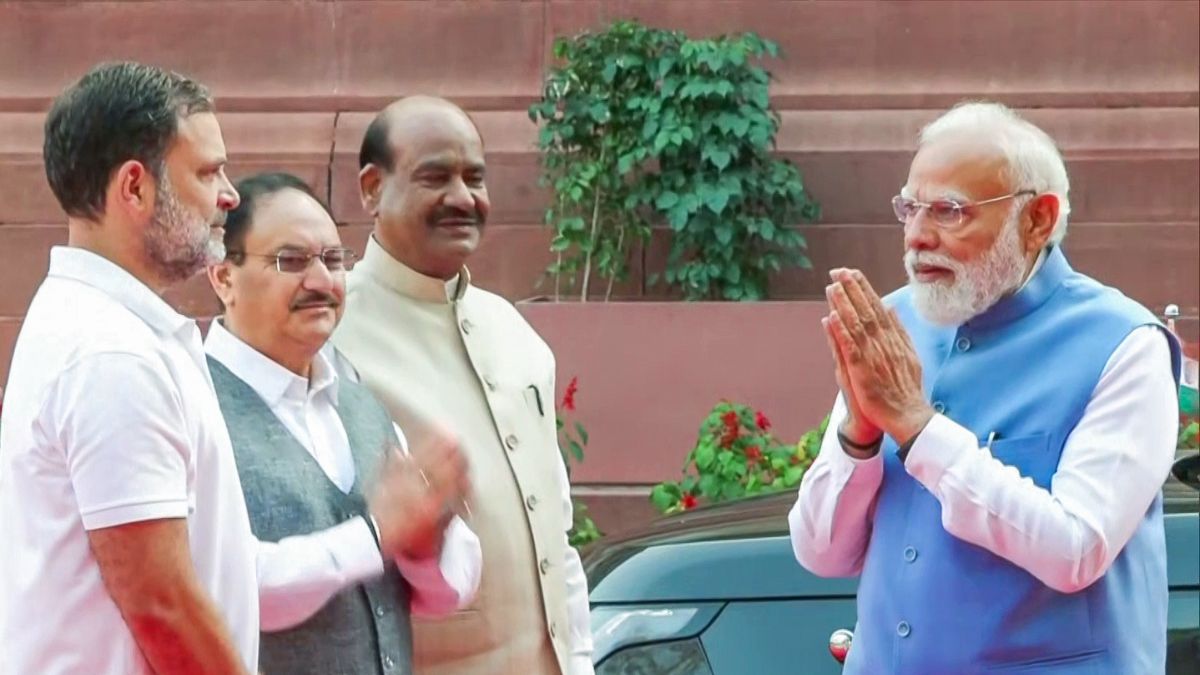 PM Modi & Rahul Gandhi Caught in Rare Candid Chat at Parliament! What Were They Whispering? Viral Video Shocks India!