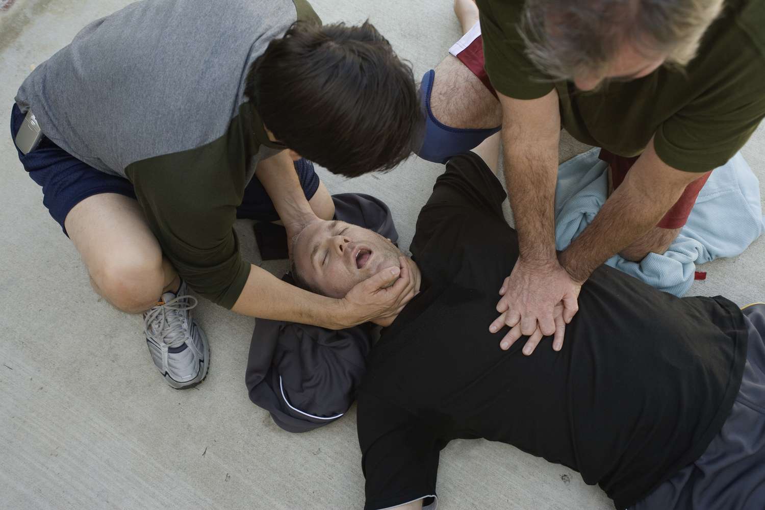 Life-Saving Guide: What To Do Immediately After Heart Attack or Cardiac Collapse – Every Second Counts!