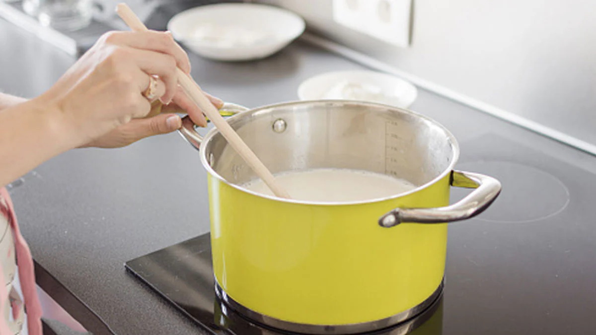 Best Utensil to Boil Milk Without Losing Nutrition or Harming Health—Stop Using This Dangerous One!