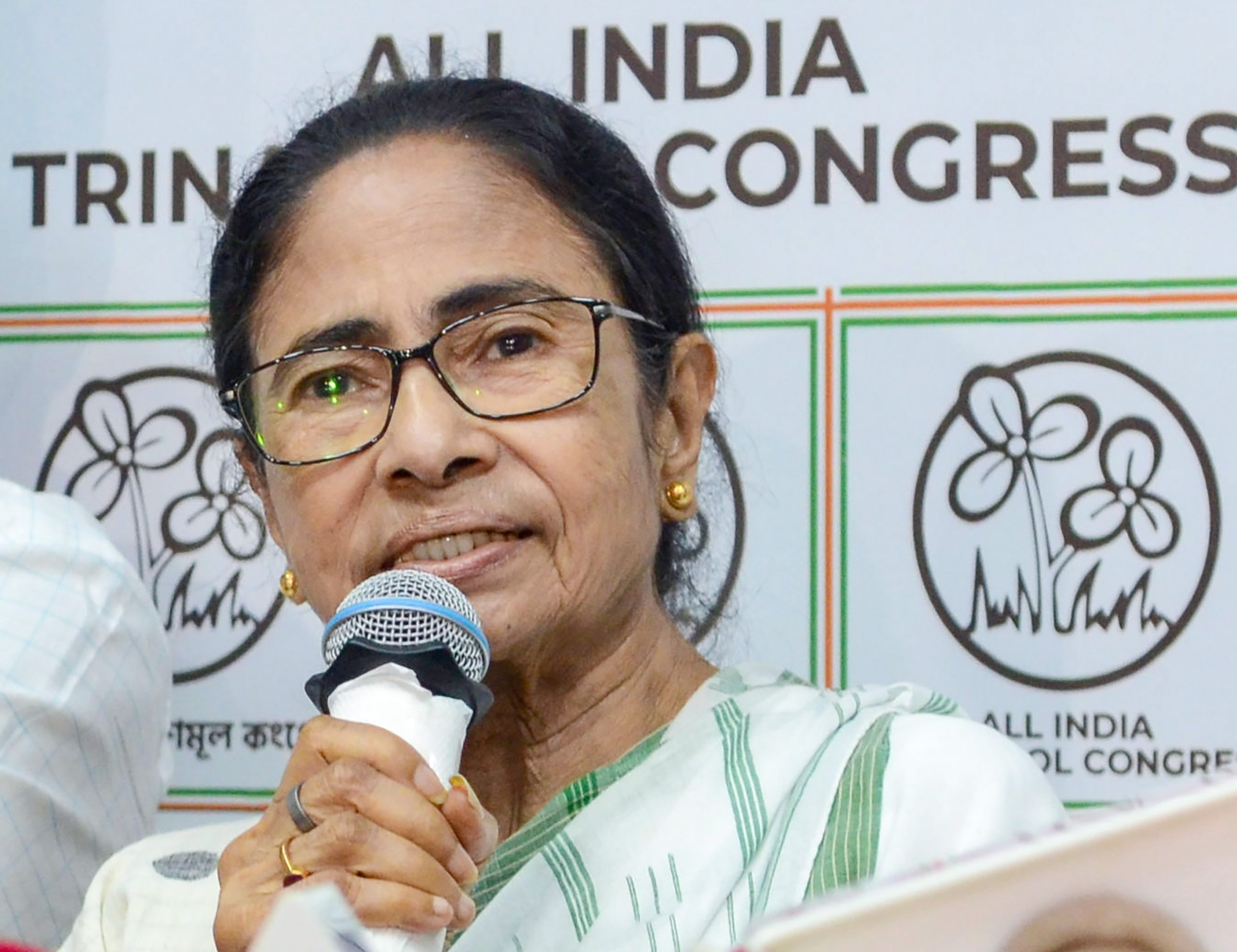 “मैंने अपनी ज़िंदगी में इस तरह का चुनाव कभी नहीं देखा”: बंगाल में करारी हार के बाद ममता बनर्जी की चौंकाने वाली प्रतिक्रिया!