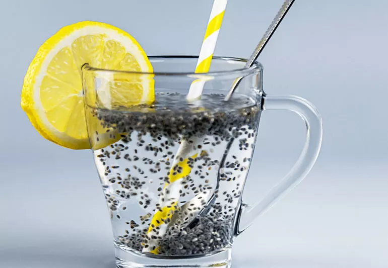 2026 में TikTok पर छा जाने वाला सबसे हॉट डेली हेल्थ ट्रेंड: Lemon Chia Drink क्यों है इतना पॉपुलर!