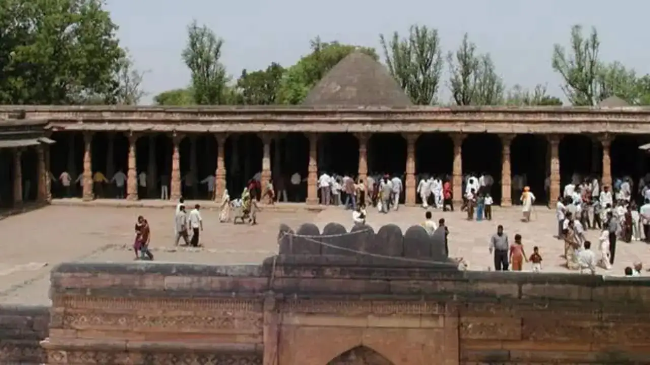 भोजशाला को मंदिर घोषित किया गया! MP हाई कोर्ट के फ़ैसले से भारी विवाद, मुस्लिम पक्ष SC जाएगा