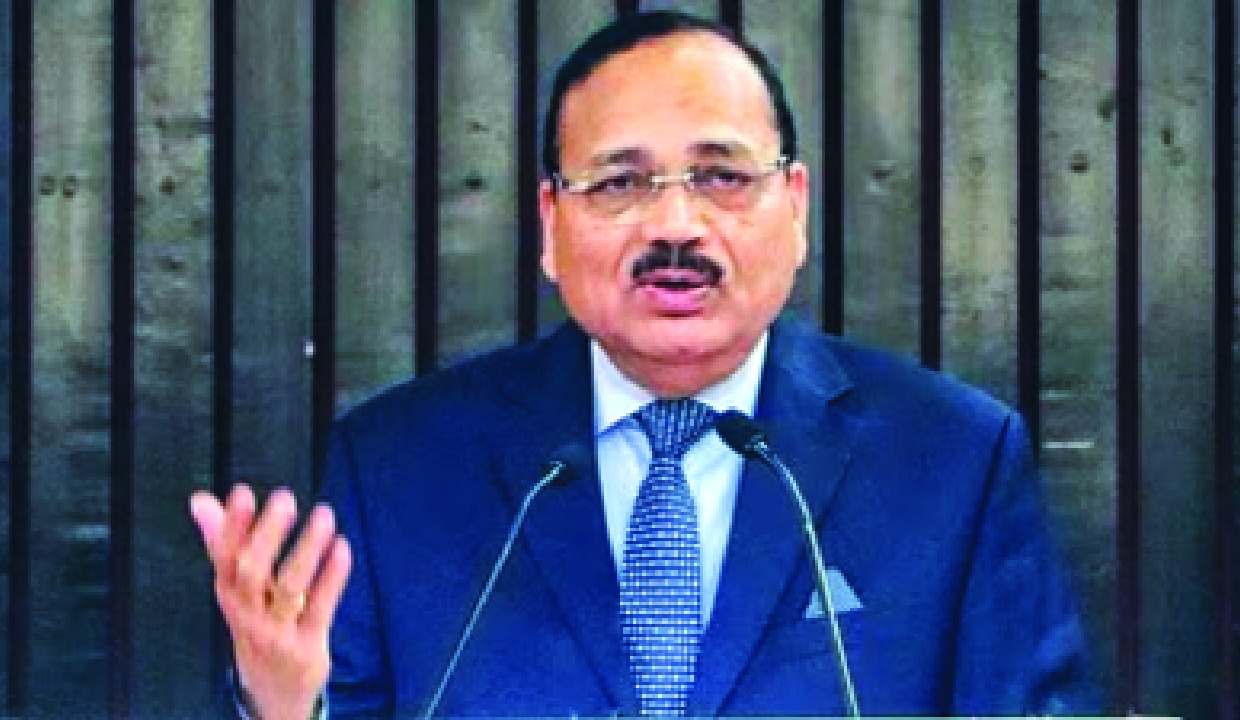 CJI सूर्यकांत ने बेरोज़गार युवाओं को 'कॉकरोच' कहा, जो मीडिया और एक्टिविस्ट बन जाते हैं!