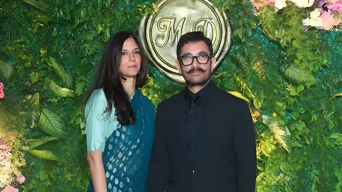 आमिर खान ने गौरी स्प्राट के साथ 5 जुलाई को शादी की पुष्टि की – एक निजी समारोह के लिए आशीर्वाद मांगा!