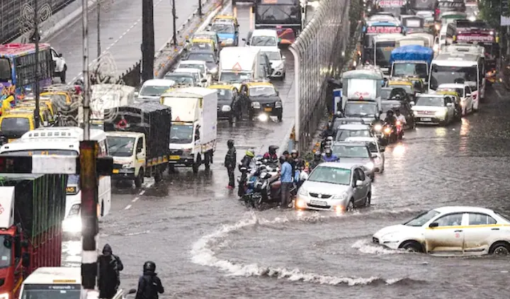 Maha Govt. Issues Emergency Helpline Numbers as Heavy Rain Alert Issued Till July 6!