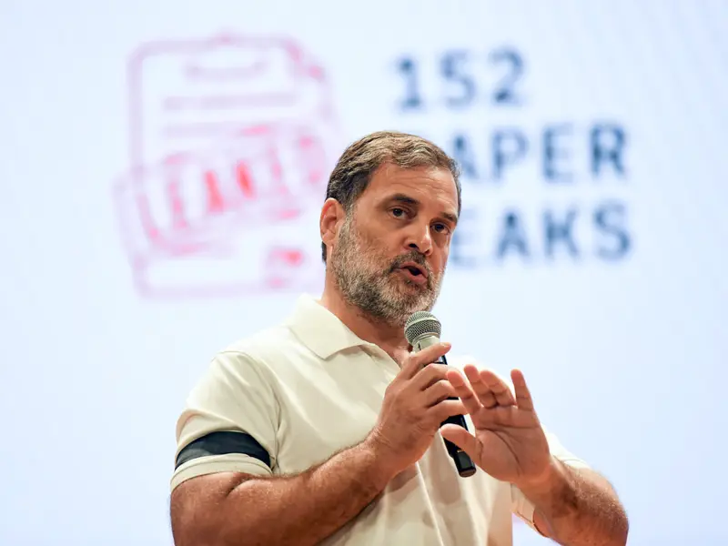 राहुल गांधी ने छात्रों के विरोध प्रदर्शन का समर्थन किया – मोदी सरकार के खिलाफ 3 मुख्य मांगें बताईं!