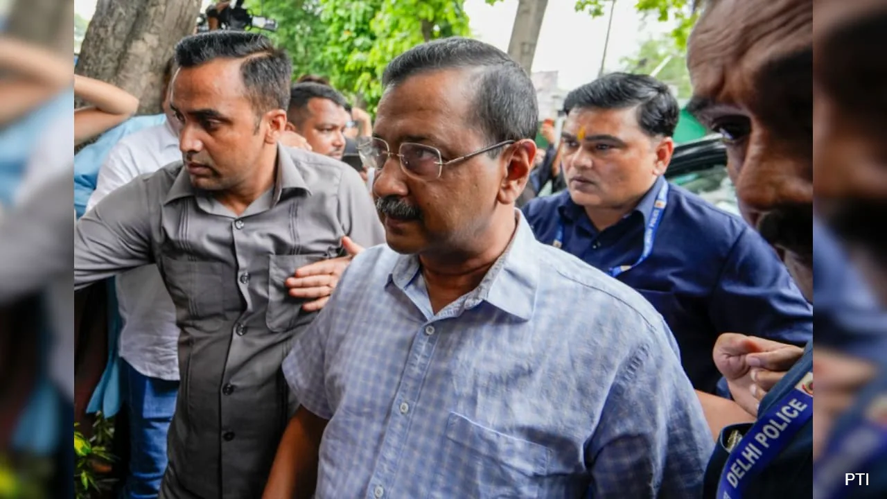 “ताकत दिखाकर क्या हासिल होगा?”: मार्च रोके जाने के बाद केजरीवाल ने PM मोदी पर साधा निशाना