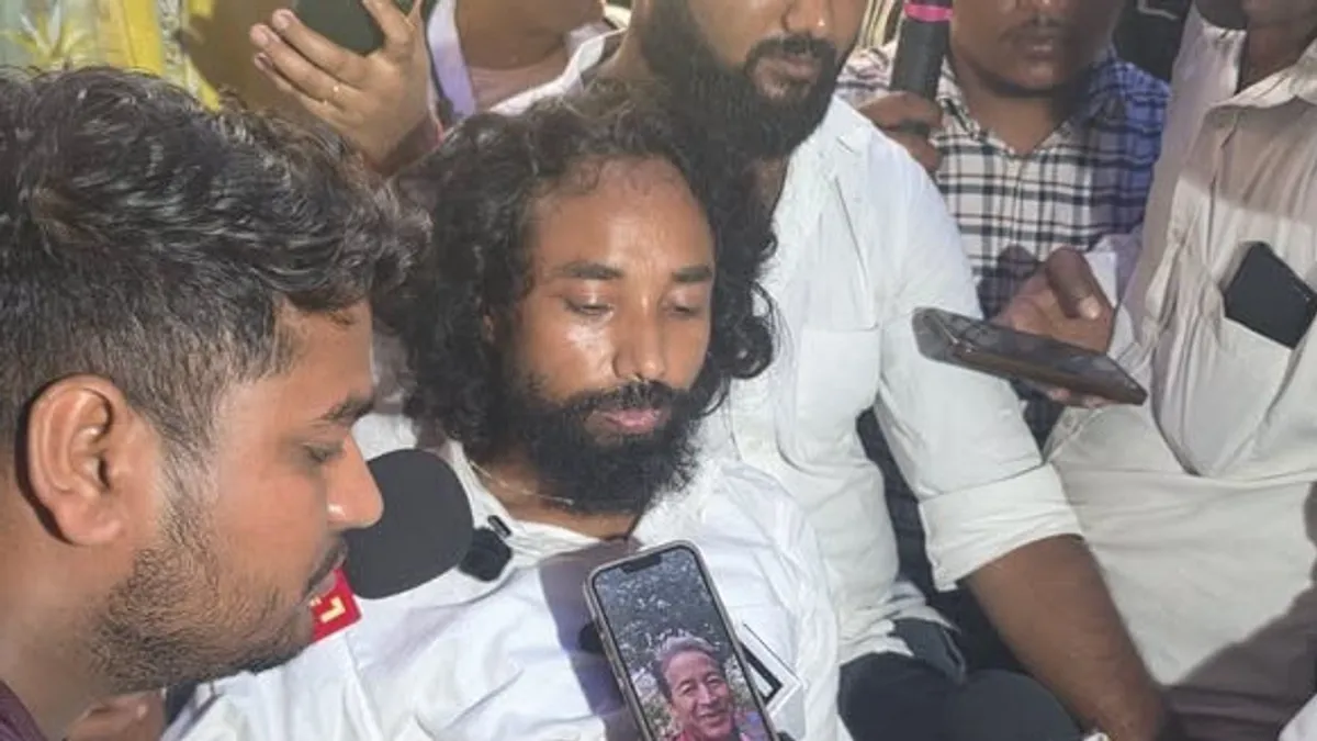 सोनम वांगचुक के साथ इमोशनल वीडियो कॉल के बाद देवेंद्र नाथ महतो ने भूख हड़ताल खत्म की
