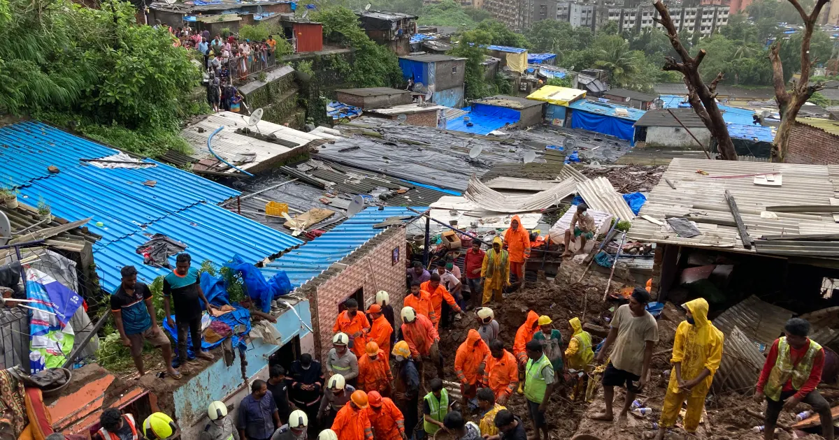 मुंबई में भारी बारिश के बाद भूस्खलन से 6 लोगों की मौत; बंगाल की खाड़ी में कम दबाव का नया क्षेत्र बना
