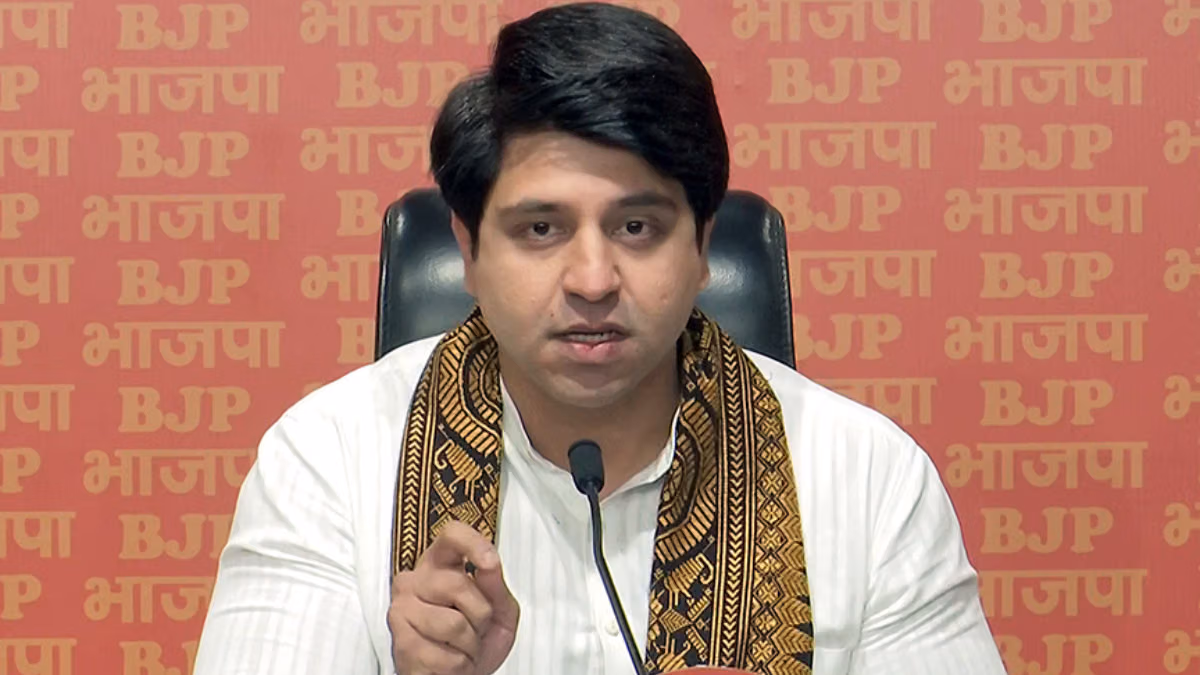 शहजाद पूनावाला ने BJP छोड़ी: ‘या तो नौकरी चुनता या राजनीति’ – पूरी वजह!