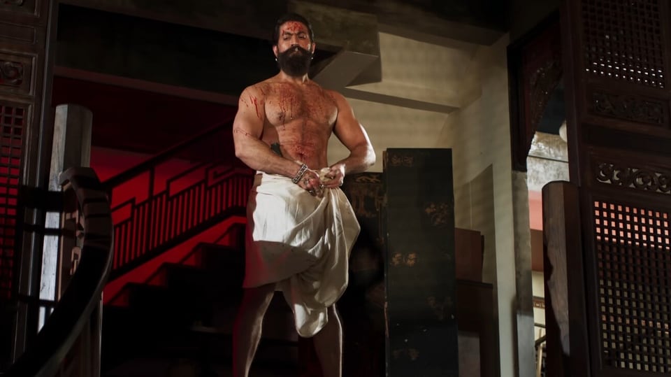 CBFC ने 'Toxic' में कोई कट नहीं लगाया, जबकि स्पाइडरमैन के किसिंग सीन को काट दिया – इंटरनेट पर लोगों का गुस्सा फूटा!