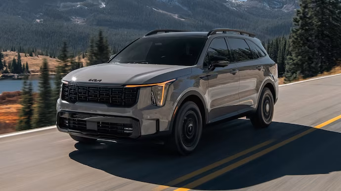 Kia Sorento 4 सितंबर को लॉन्च: हाइब्रिड डीज़ल AWD कन्फर्म – Fortuner की छुट्टी!