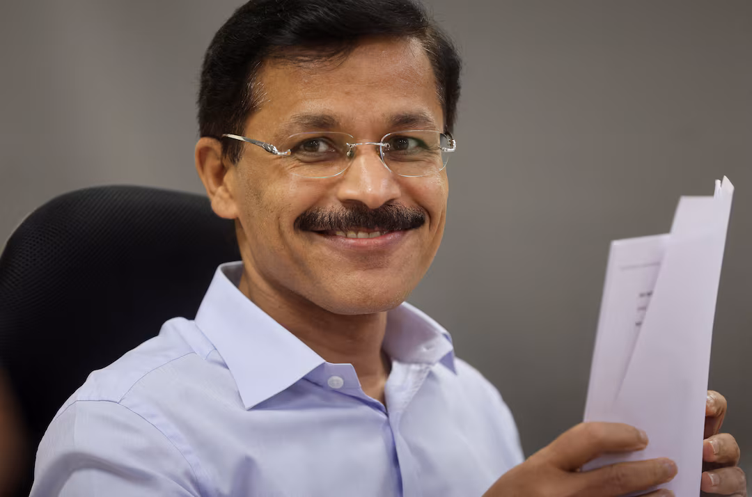 महाराष्ट्र FDA चीफ तुकाराम मुंडे ने कहा, 'मैं कोई सेलिब्रिटी नहीं हूँ' - खाने-पीने की जगहों पर उनके छापे वायरल हो रहे हैं!