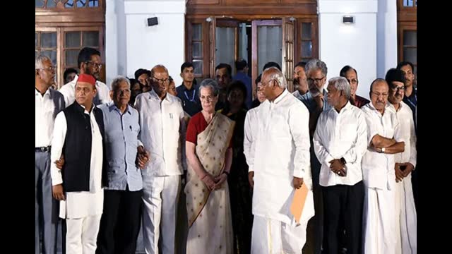 दिल्ली के रामलीला मैदान में इंडी अलायंस की रैली आज, देर रात मौके पर पहुंचकर प्रियंका गांधी ने लिया तैयारियो