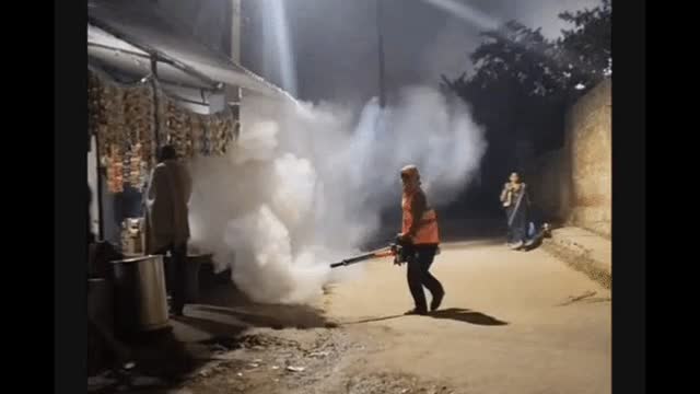 रेणुकूट में मच्छरों से बचाव के लिए फागिंग शुरु: डेंगू-मलेरिया से बचने के लिए नियमित छिड़काव के साथ नालियों ...