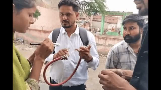फरीदाबाद गोंछी में टीम ने डेंगू-मलेरिया मच्छरों के सेंपल भरे: अभी तक डेंगू के 35 मरीज मिले,3200 से अधिक लोग...