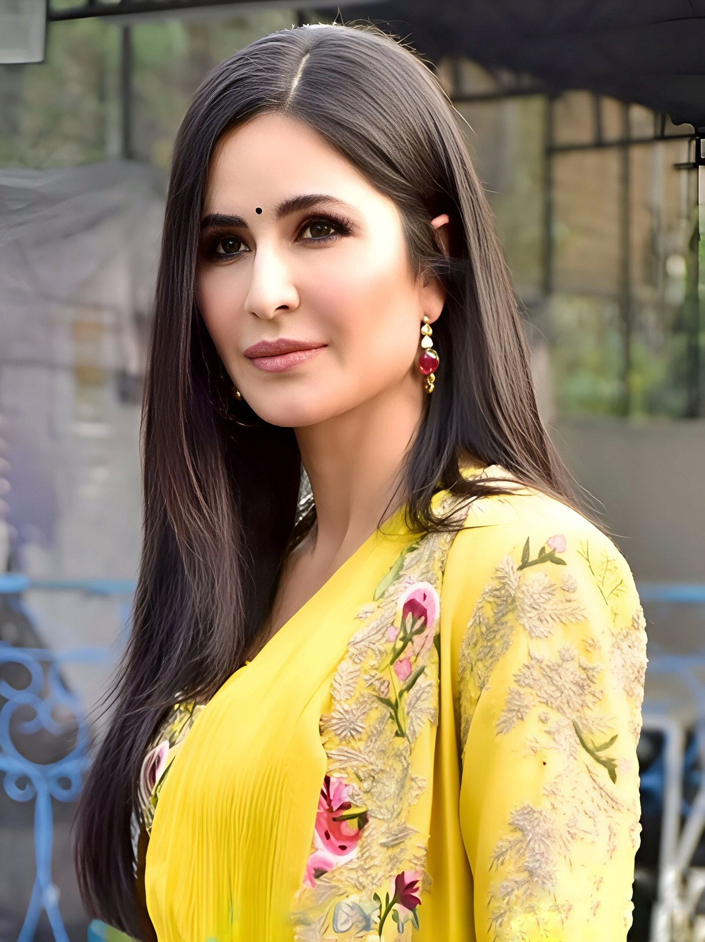 कैटरीना कैफ, केबीसी के सेट पर सूर्यवंशी का प्रमोशन करते हुए। फोटो क्रेडिट: Wikimedia Commons, CC BY 3.0, Wikimedia Commons