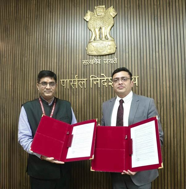 डाक विभाग और ब्लू डार्ट एक्सप्रेस लिमिटेड के बीच देशभर में इंडिया पोस्ट पार्सल सेवाओं के लिए समझौता