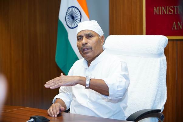 केन्‍द्रीय मंत्री डॉ. वीरेन्‍द्र कुमार ने सामाजिक न्याय और अधिकारिता मंत्रालय के अंतर्गत आने वाले प्रभागों, ब्यूरो और संस्थानों के कामकाज की समीक्षा की
