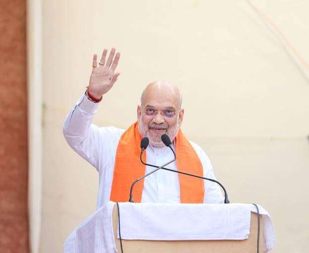 केन्द्रीय गृह मंत्री श्री अमित शाह ने आज लुधियाना, पंजाब में विजयदशमी उत्सव में भाग लिया और ‘चिट्टे के प्रतीकात्मक रावण’ का दहन किया