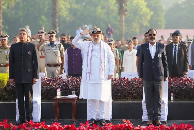 केन्द्रीय गृह एवं सहकारिता मंत्री श्री अमित शाह ने आज पुलिस स्मृति दिवस के अवसर पर राष्ट्रीय पुलिस स्मारक पर शहीद पुलिसकर्मियों को श्रद्धांजलि अर्पित की और समारोह को संबोधित किया