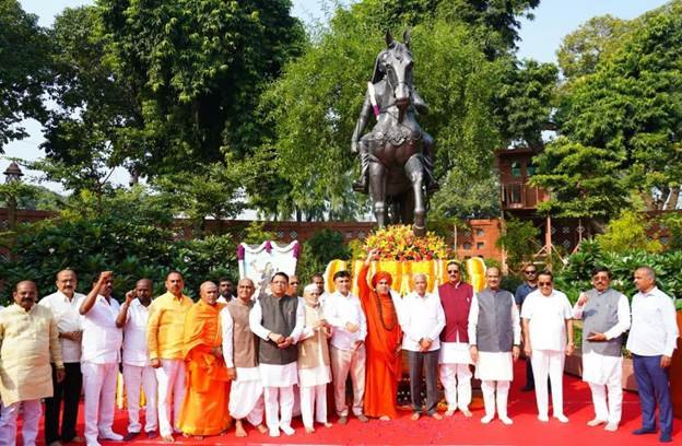संसद परिसर के प्रेरणा स्थल पर रानी चेन्नम्मा की जयंती और 202वां विजयोत्सव भव्यता के साथ मनाया गया