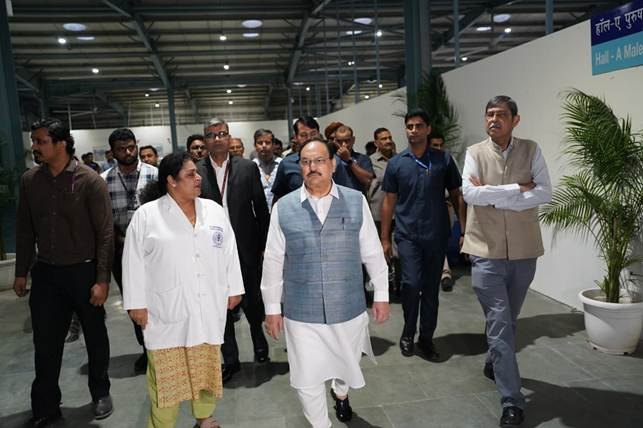 केंद्रीय स्वास्थ्य मंत्री श्री जेपी नड्डा ने एम्स, नई दिल्ली में विशेष अभियान 6 के अंतर्गत स्वच्छता पहलकदमियों की समीक्षा की; रोगियों और तीमारदारों के लिए नवनिर्मित आश्रय का निरीक्षण किया