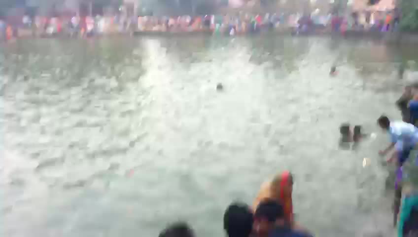 धूमधाम से छठ पूजा मनाते हुए फ़रीदाबाद वासी