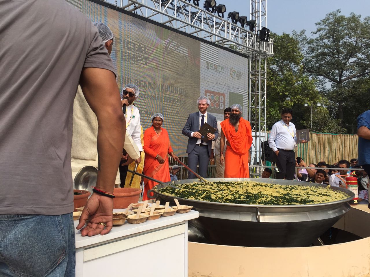 Khichri Preparation Super Food for Guinness book record # Chef Sanjeev Kapoor 