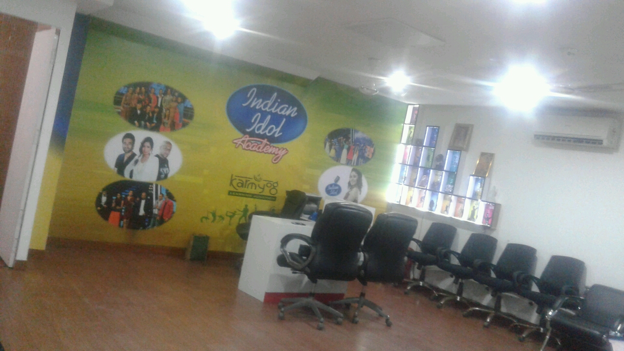 Indian idol academy is the best learning point in Faridabad for music classes