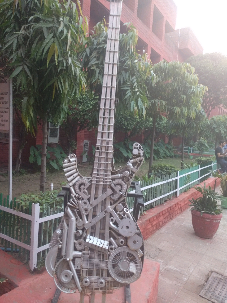 Science Conclave Faridabad , a mechanical guitar
