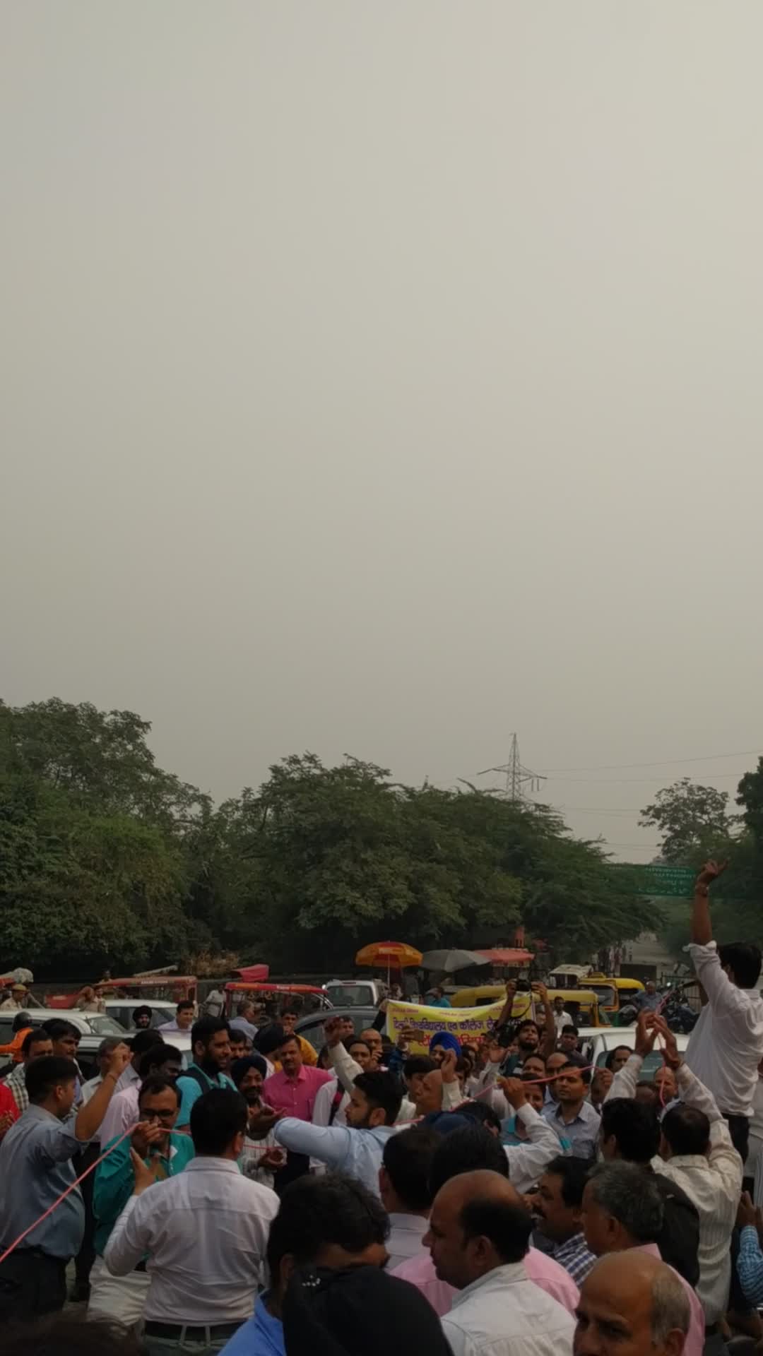 Protest again VC and chancellor at Main delhi University gate