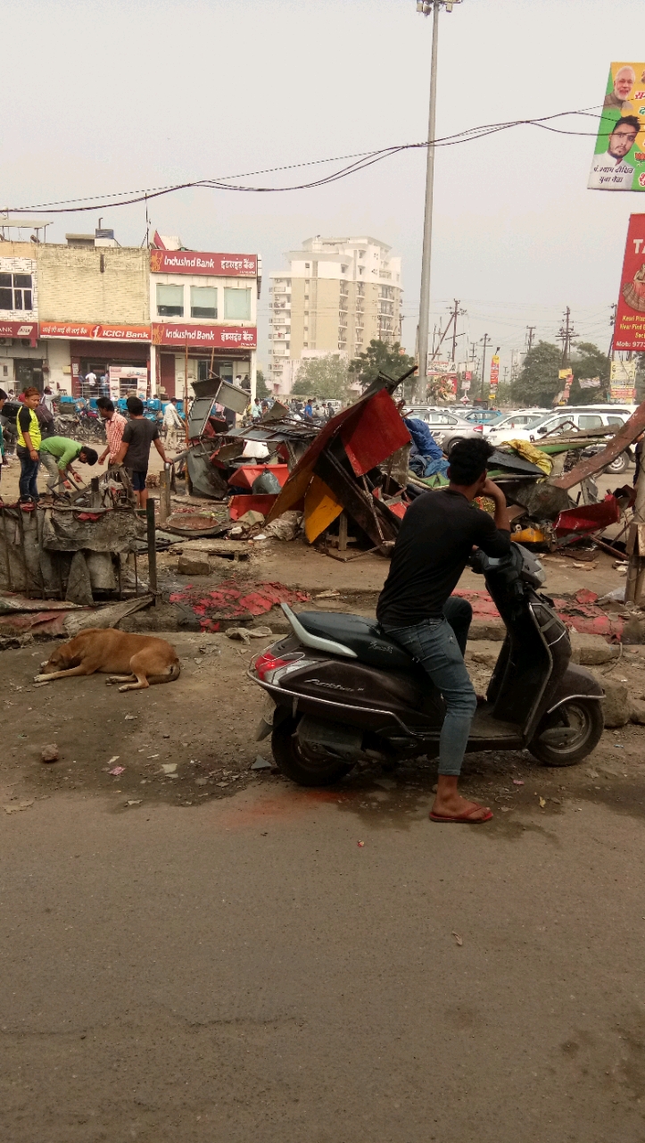Committe Destroy the market in Noida Sector 110