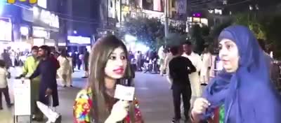 तुने आंटी कैसे बोला पहले ये बताओ 