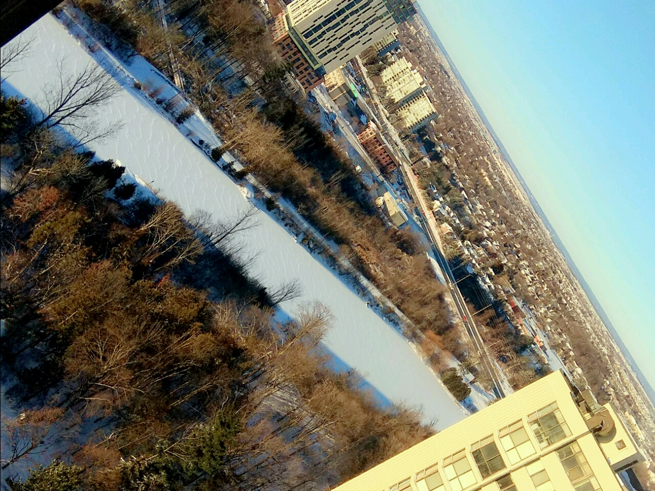 Freezed lake , in the center of the city , i am amazed