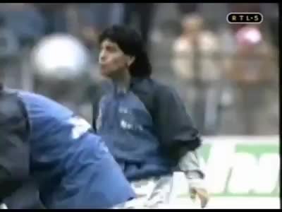 Maradona when he started playing football he use to practice like this.