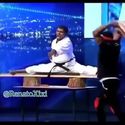 कमीनों ने असली पत्थर दे दिया हाथ मे