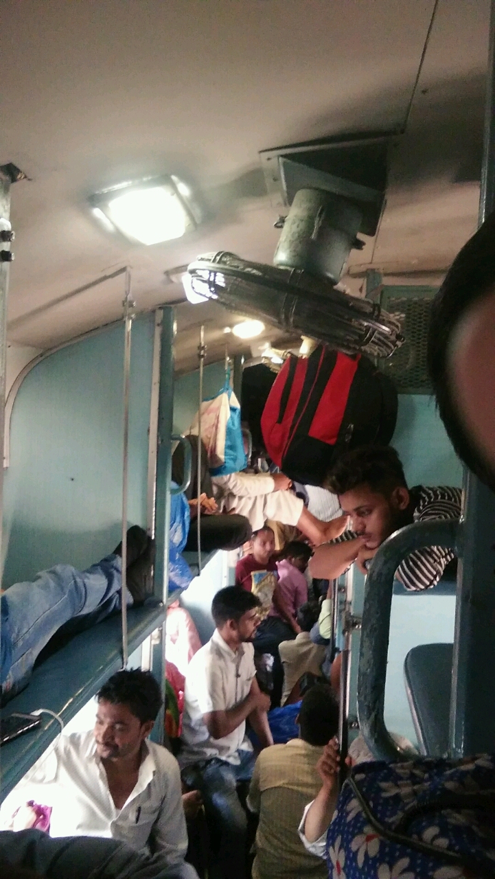 ye hal hai railway ka apna ticket bhi ho to aram nahi