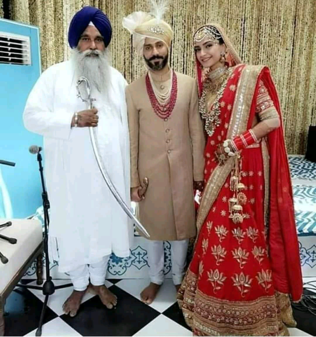 कल बॉलीवुड इंडस्ट्री की जानी मानी अभिनेत्री और अनिल कपूर की बेटी सोनम कपूर 