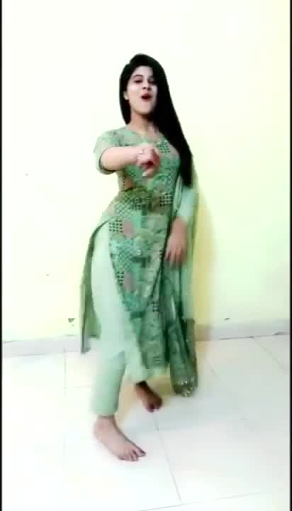 Amazing Dance on laung lachi