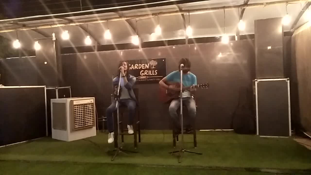 Live Music at Resturant Golden Grill Faridabad