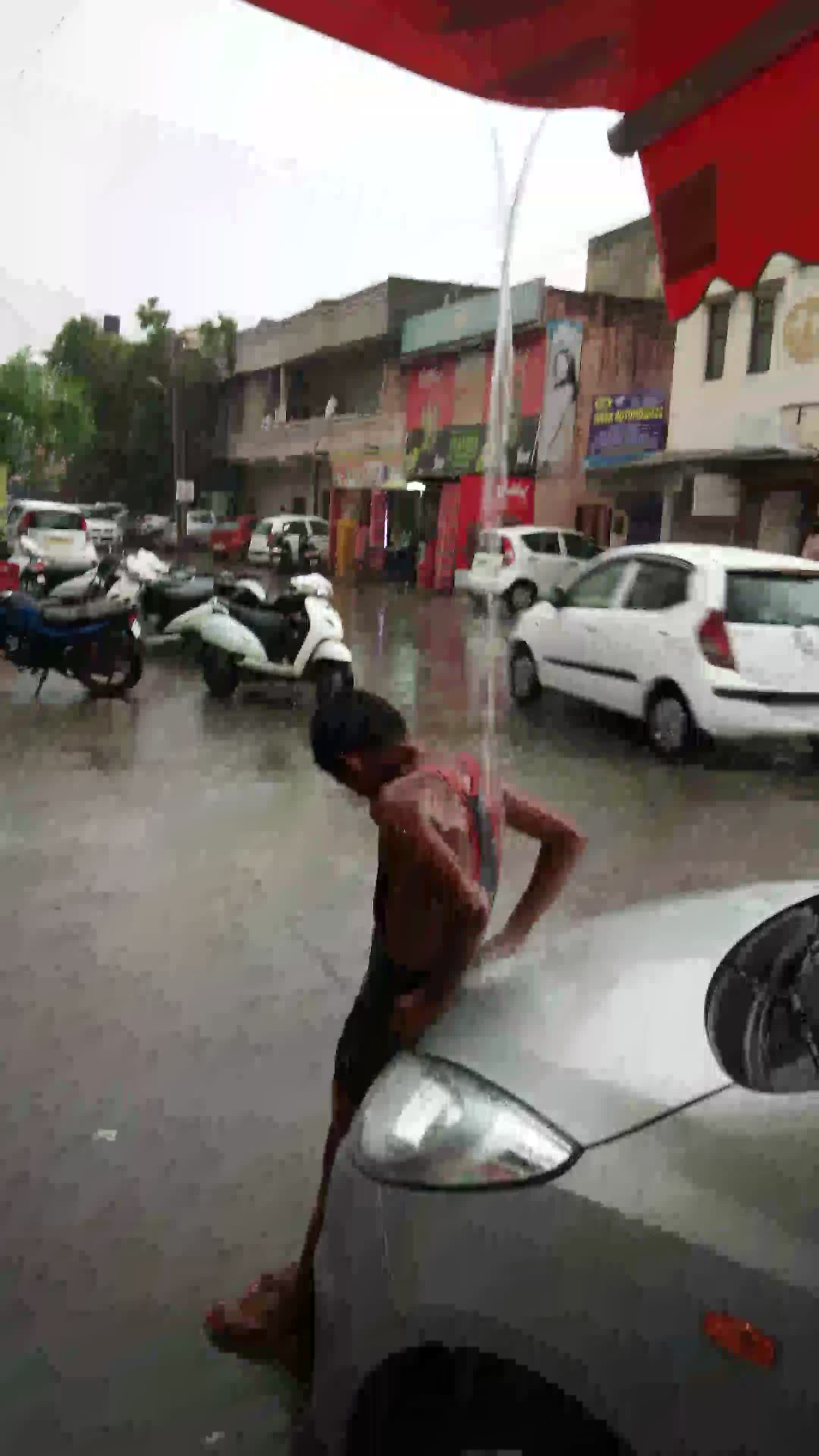 Baarish ka anand lete hue