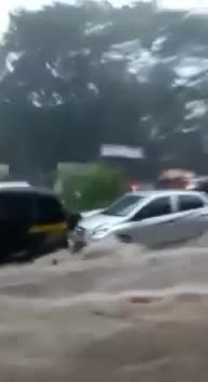 Heavy rains in mumbai