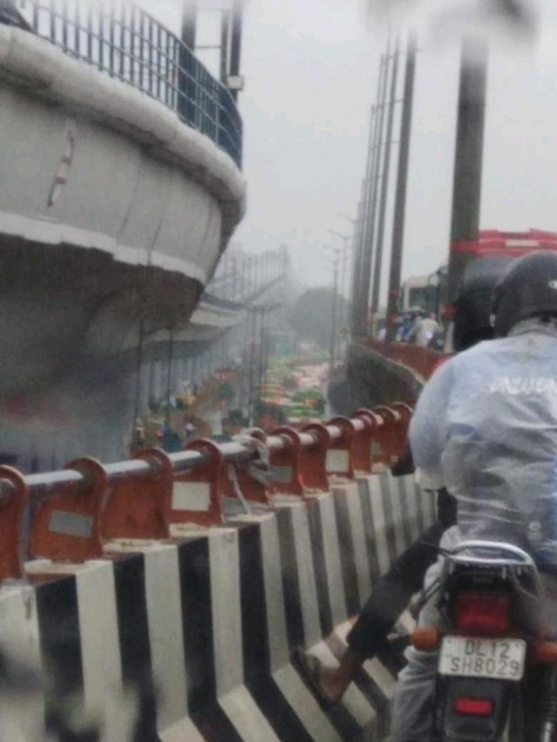 Very important message:Please Avoid any plan to cross Badarpur via Toll 